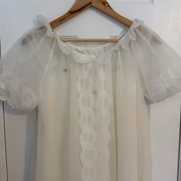 VINTAGE RADCLIFFE White Peignoir Nightgown 50s Chiffon Laced Two Piece Set - Picture 3 of 16